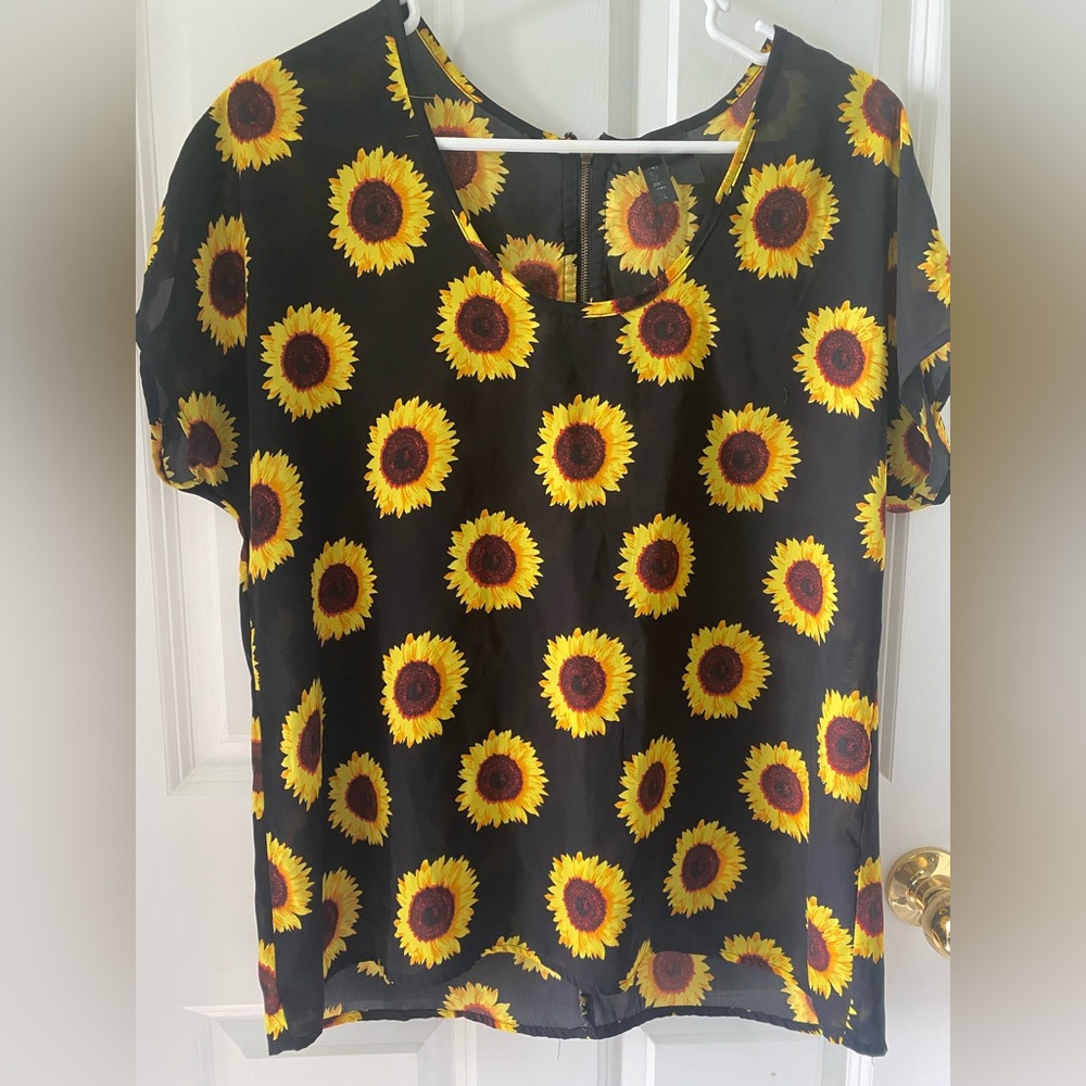 Fun & Flirt Sunflower top